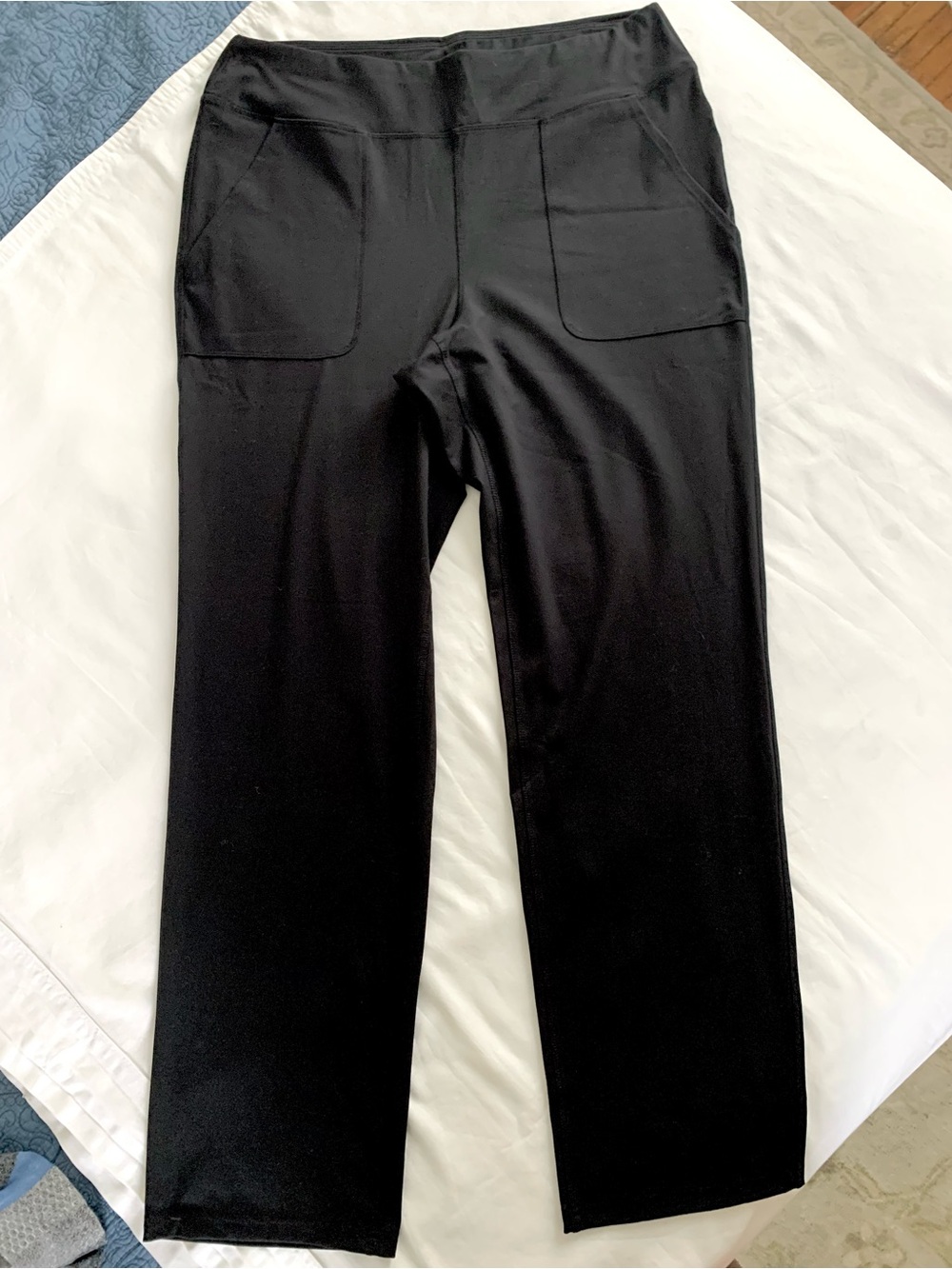 Lands End Women’s Black, Straight leg Athletic Pants. Large Tall